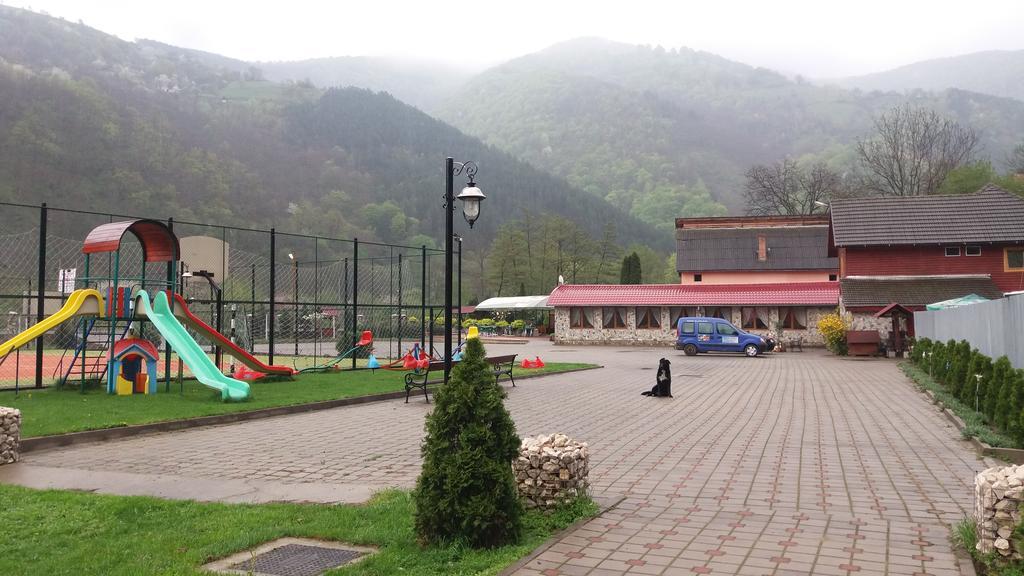 Podul Cetatii Hotel Sebeshely Kültér fotó